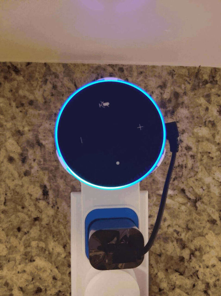 does alexa need to be plugged in to work